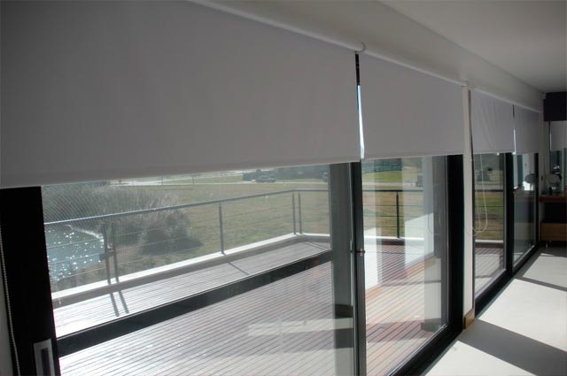 como limpiar cortinas roller black out